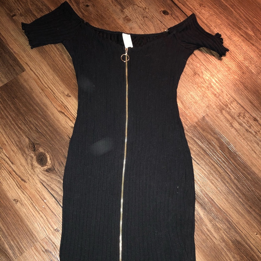 Flexible bodycon dress with zipper
